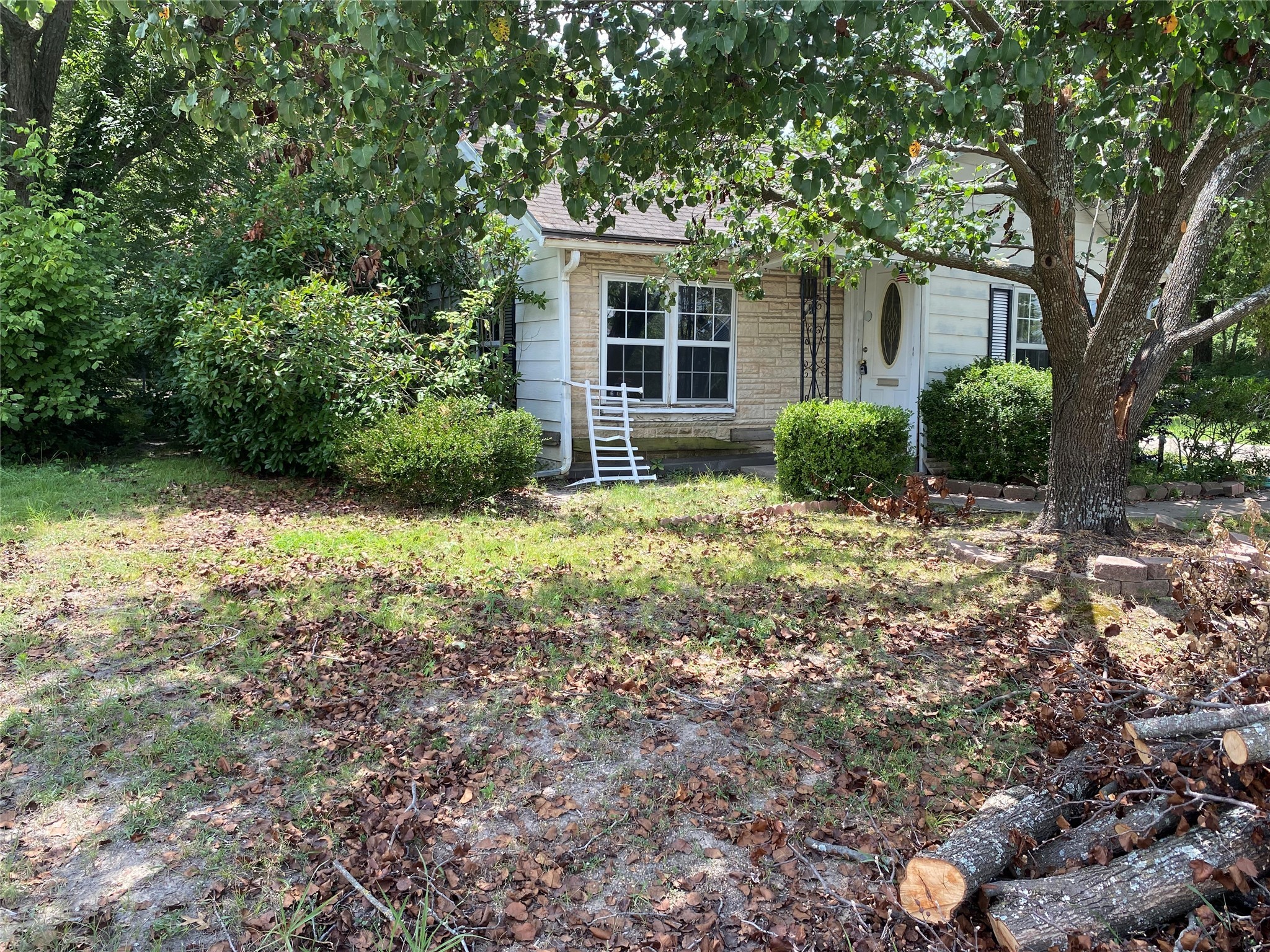 815/811/817 W 12th Street Bonham TX 75418
