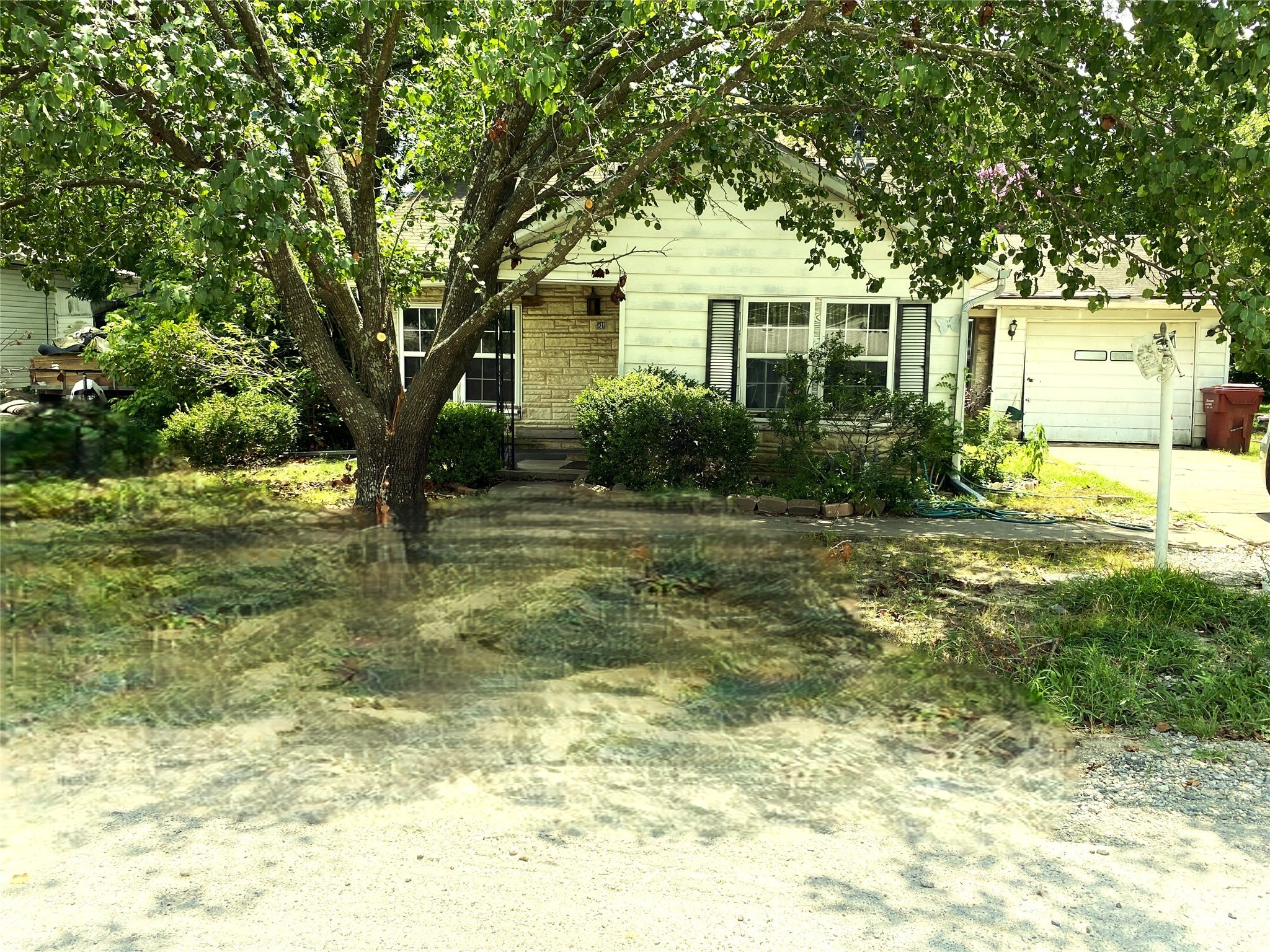 815/811/817 W 12th Street Bonham TX 75418
