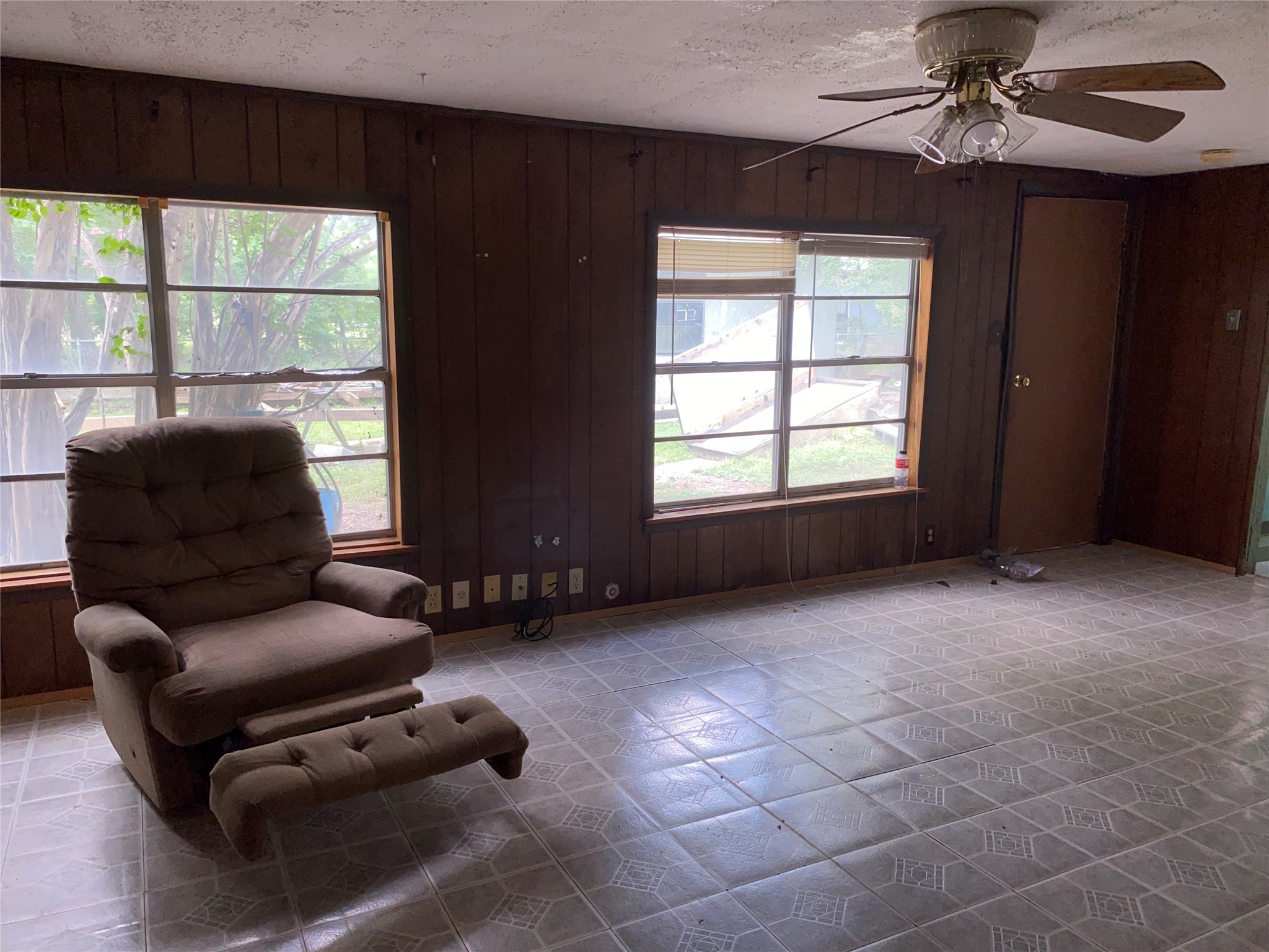 815/811/817 W 12th Street Bonham TX 75418