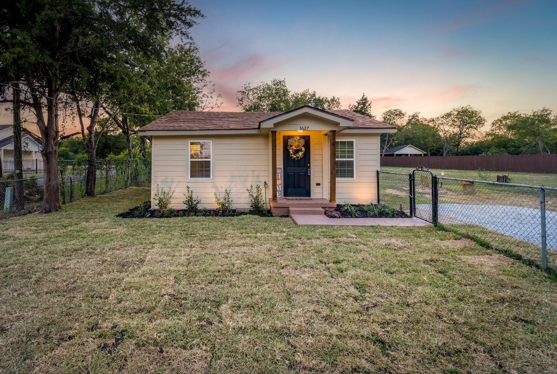 3627 Humphrey Drive Dallas TX 75216