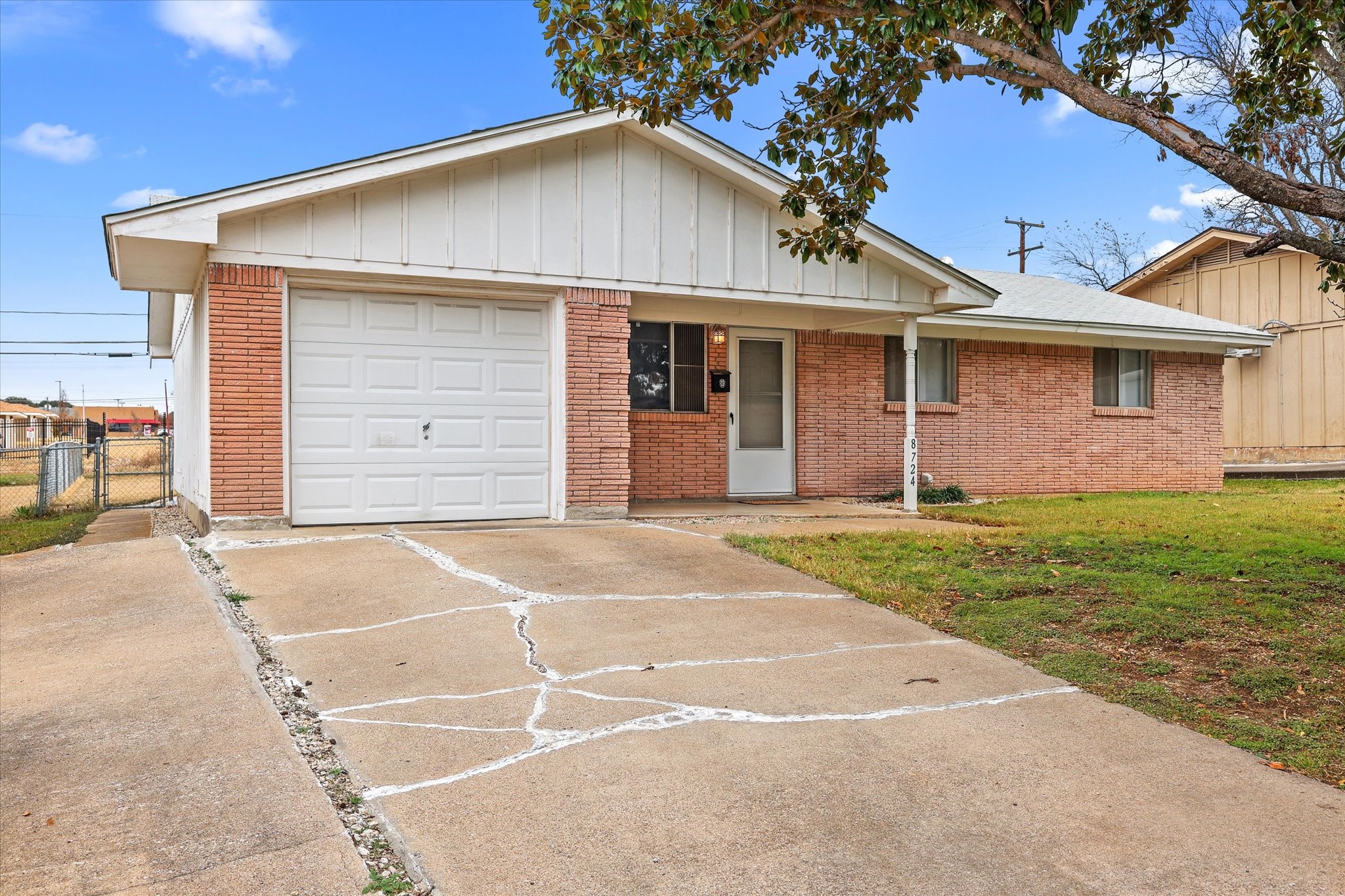 8724 Guadalupe Road Fort Worth TX 76116