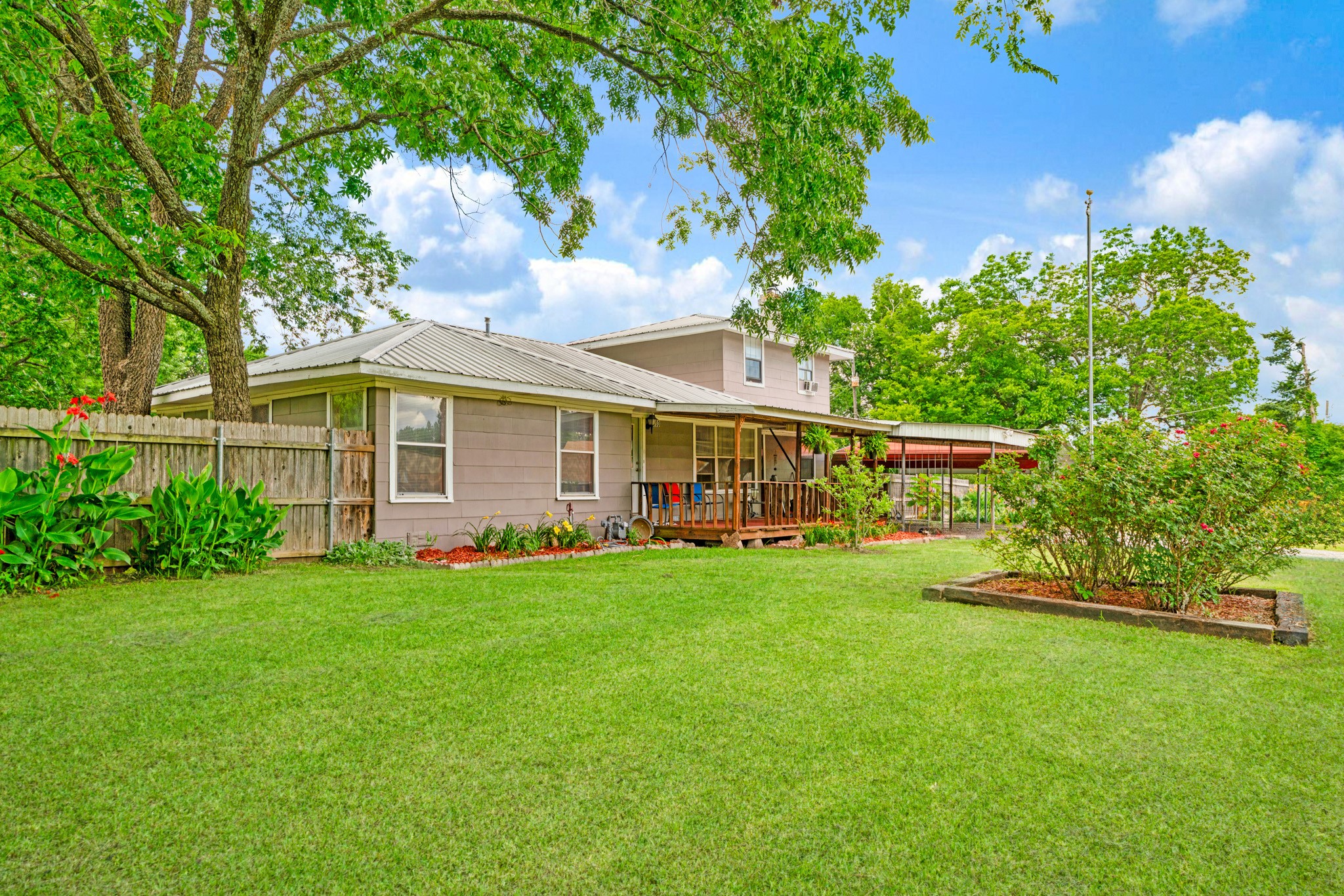 330 Young Street Blossom TX 75416
