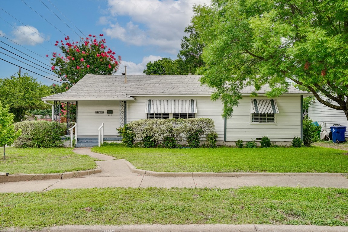 2000 Sunnybrook Lane Garland TX 75041
