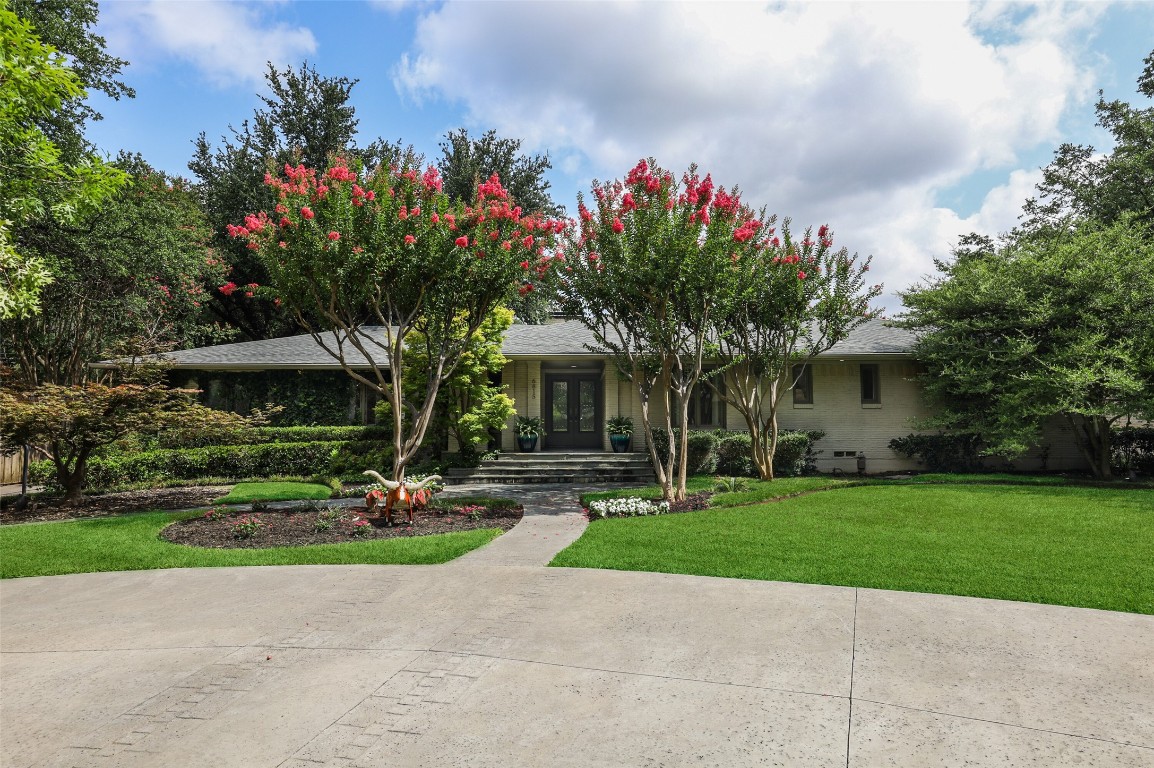 6815 Prestonshire Lane Dallas TX 75225
