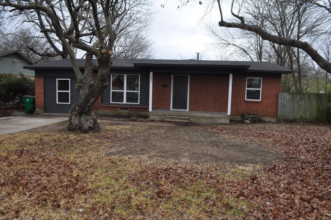 202 Charlotte Avenue Waxahachie TX 75165