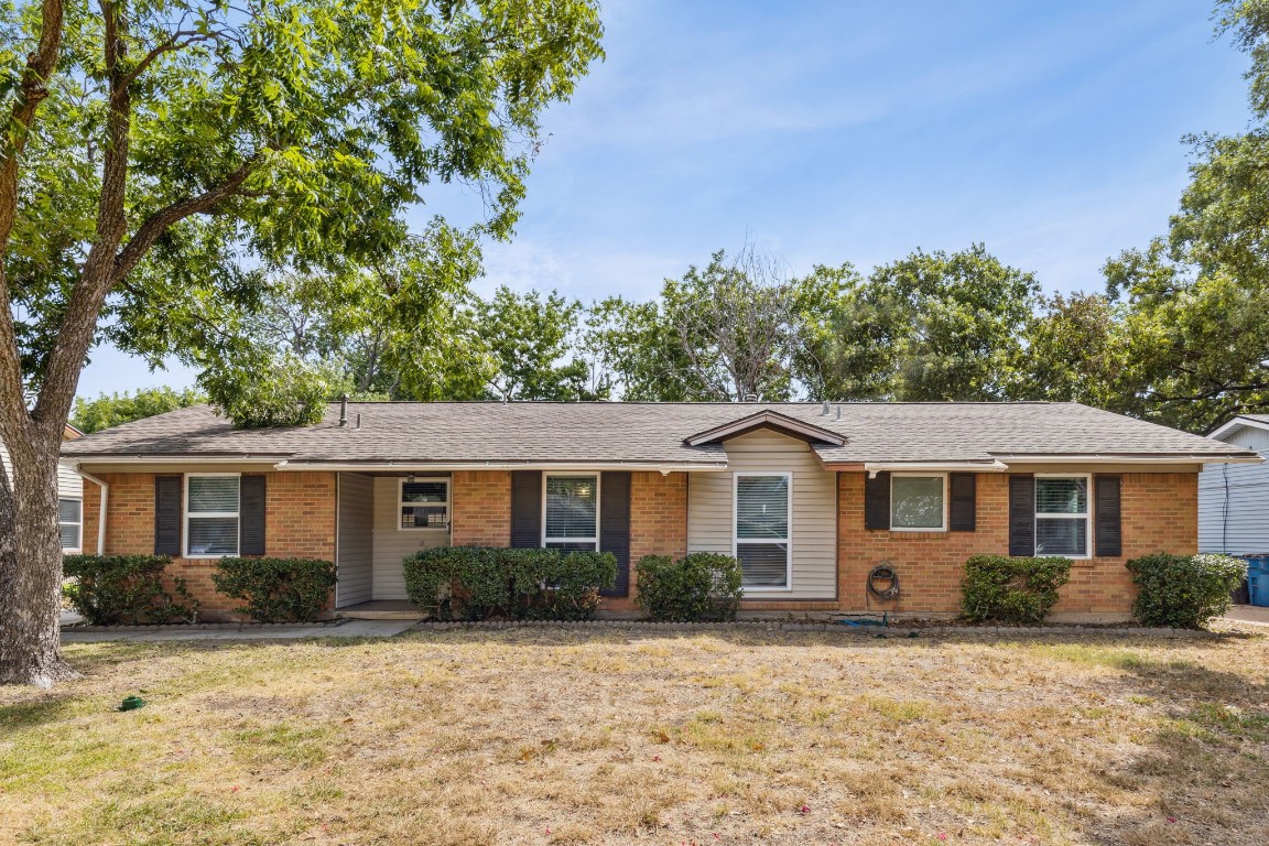 1020 Greenwood Lane Lewisville TX 75067