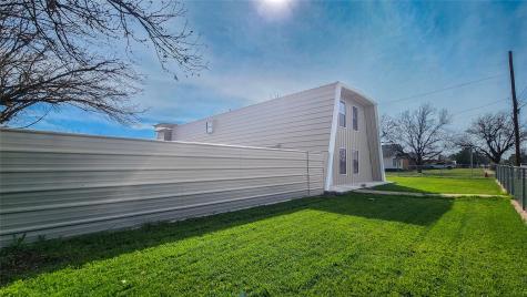 401 E Pierce Street Winters TX 79567