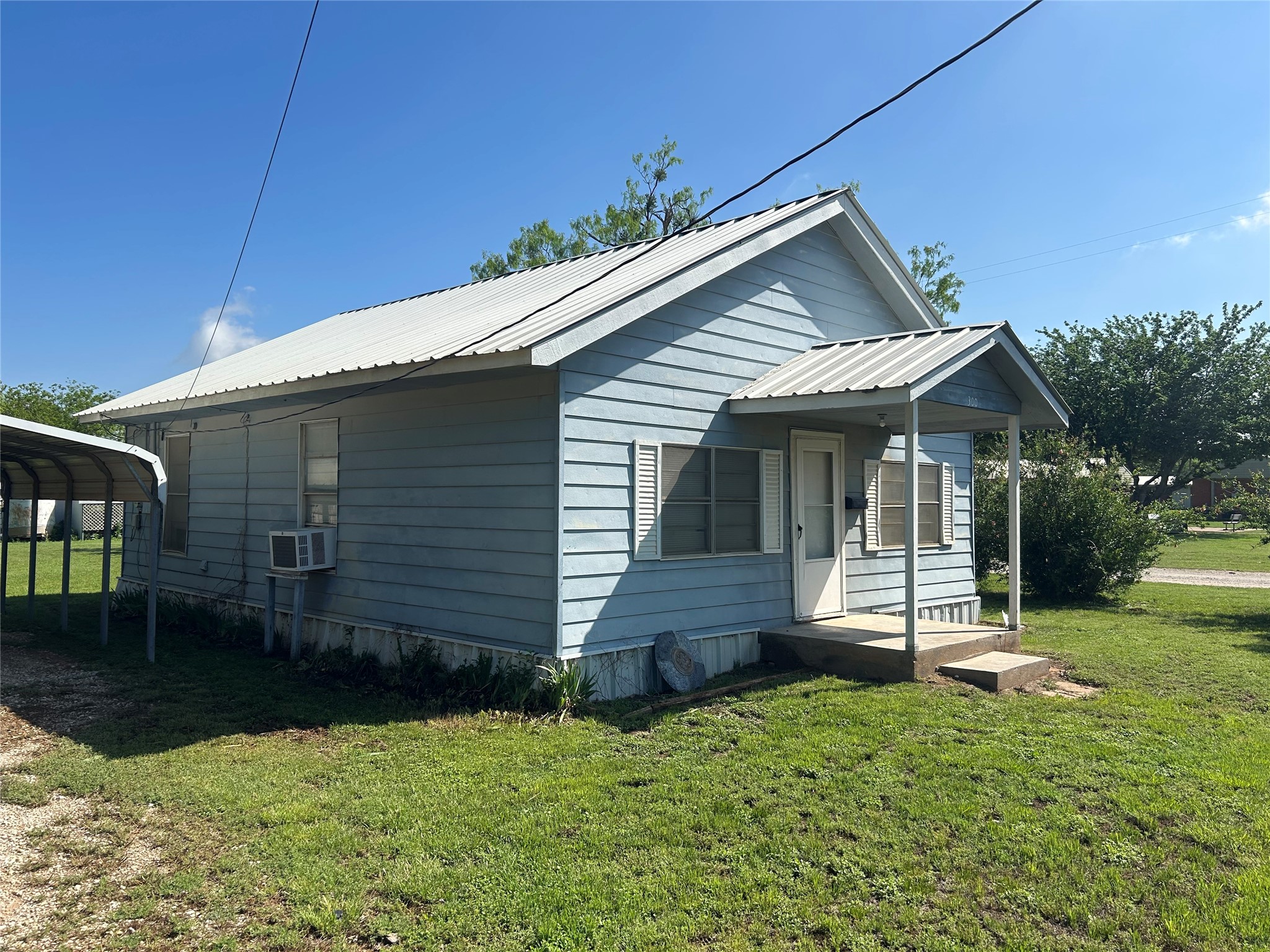 300 Harrison Avenue Newcastle TX 76372