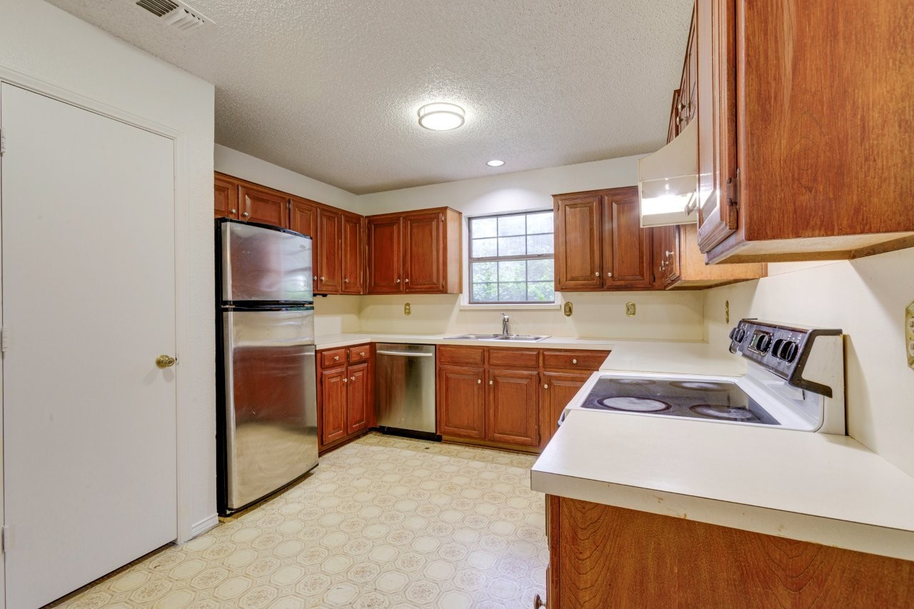 902 Wayne Avenue Duncanville TX 75137