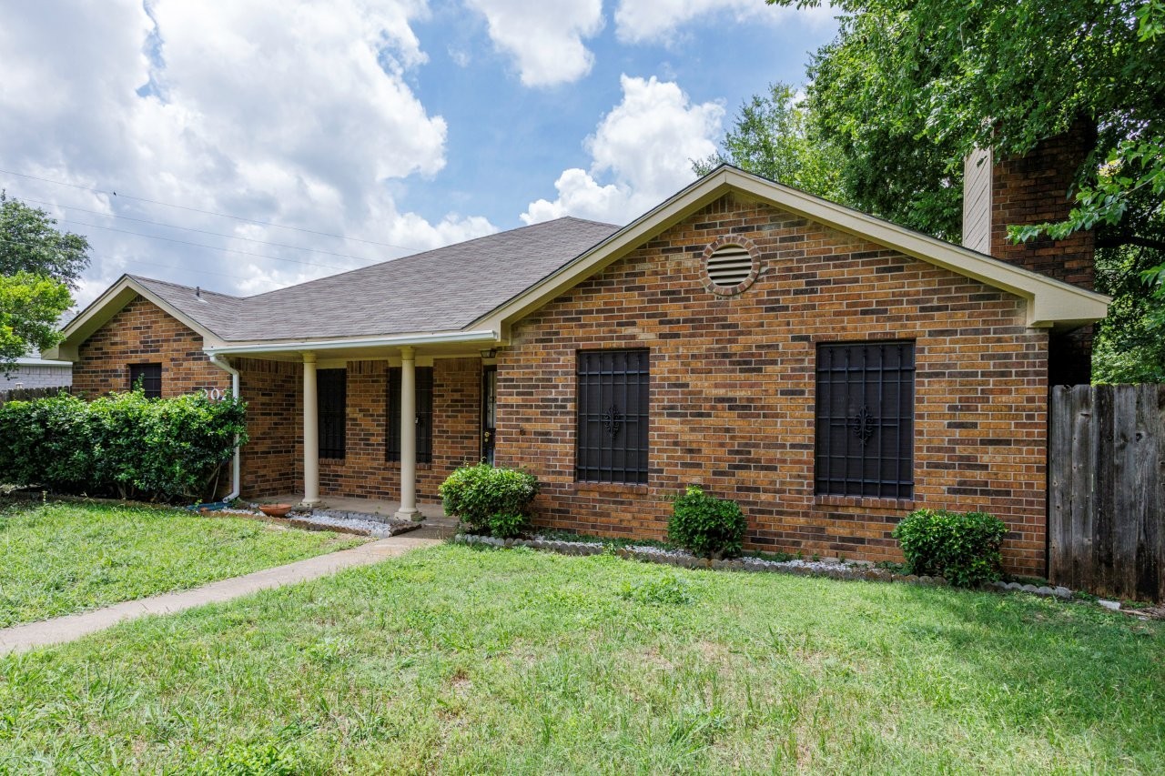 902 Wayne Avenue Duncanville TX 75137
