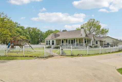 858 County Road 3101 Greenville TX 75402