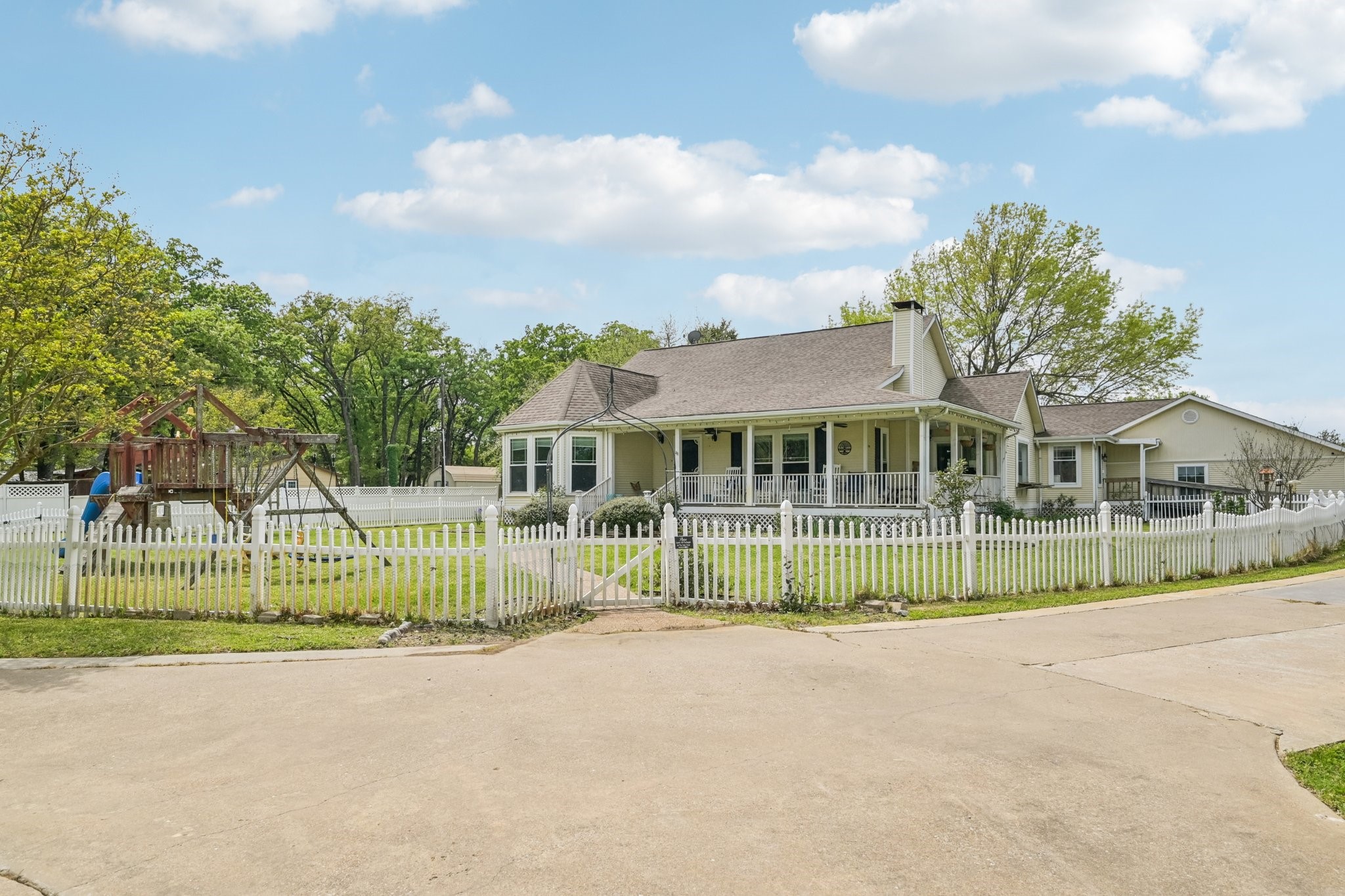 858 County Road 3101 Greenville TX 75402