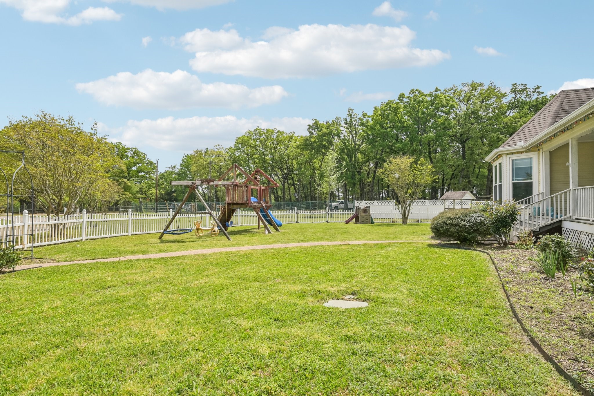 858 County Road 3101 Greenville TX 75402