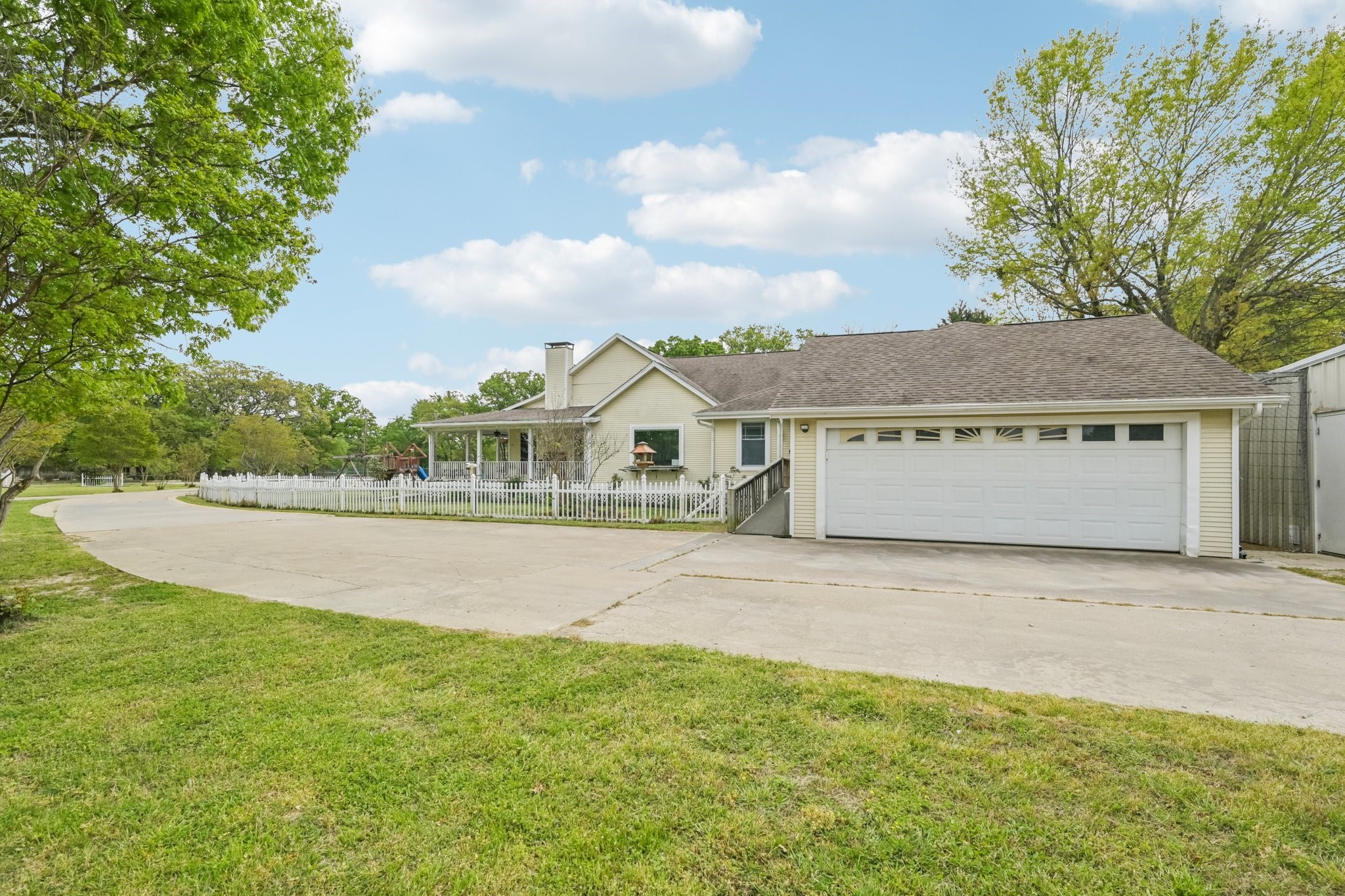858 County Road 3101 Greenville TX 75402