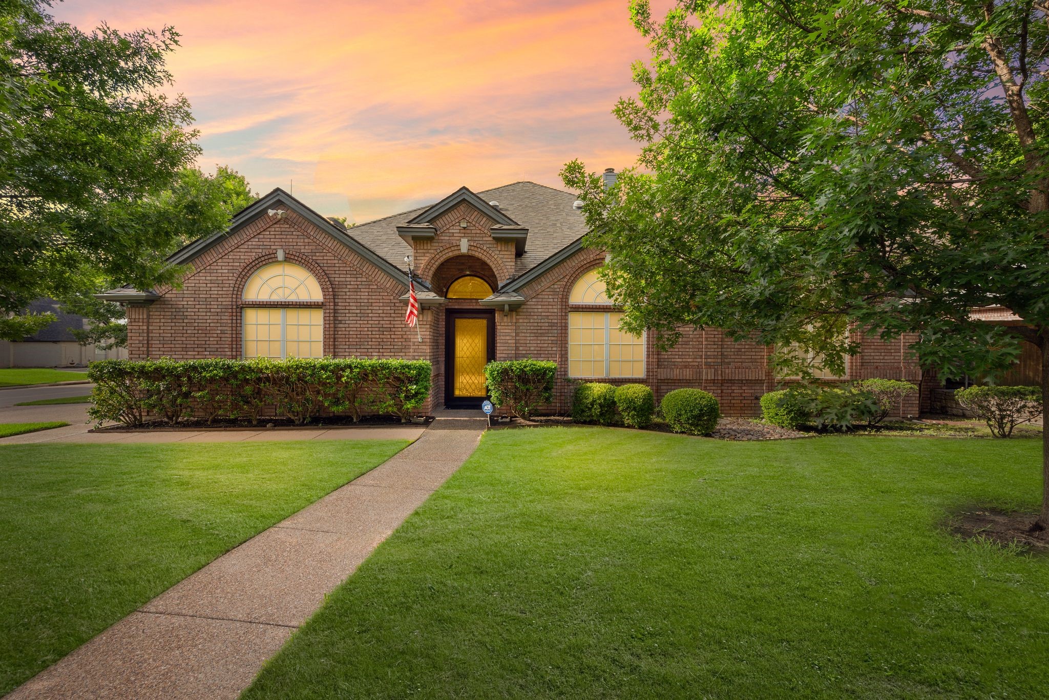 1617 Oak Creek Drive Hurst TX 76054