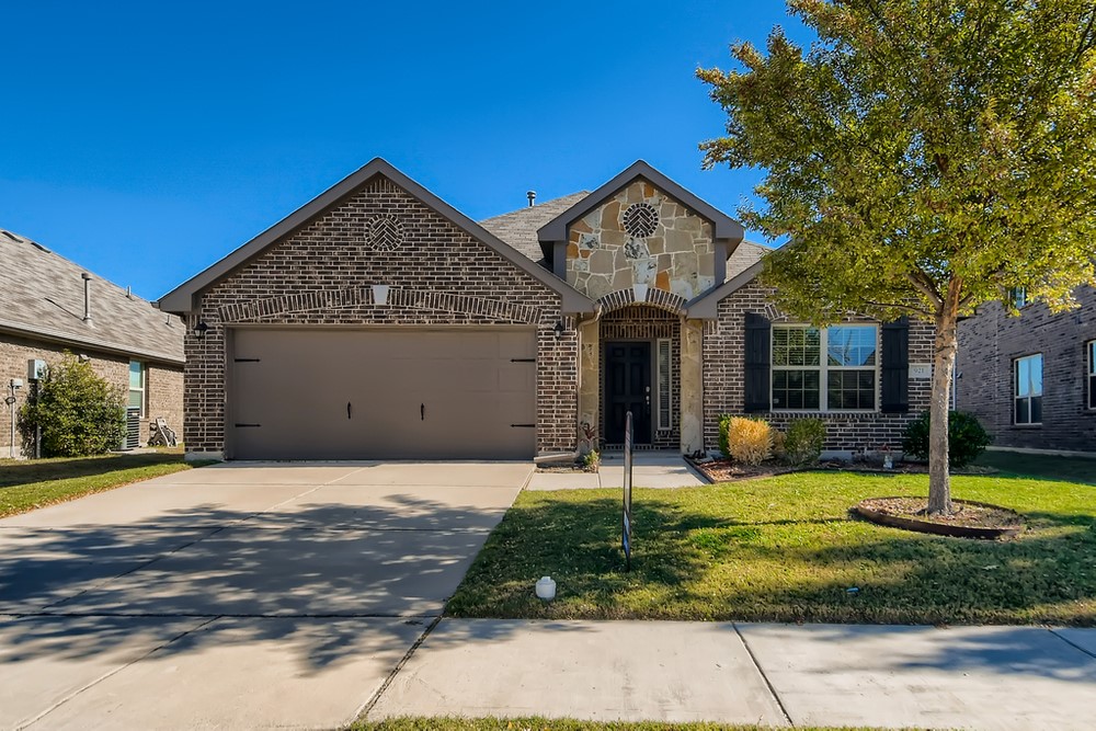 921 Goldenmist Drive Little Elm TX 75068