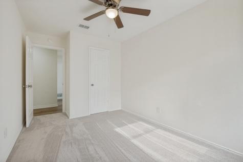 1905 Lakeview Drive Grand Prairie TX 75051