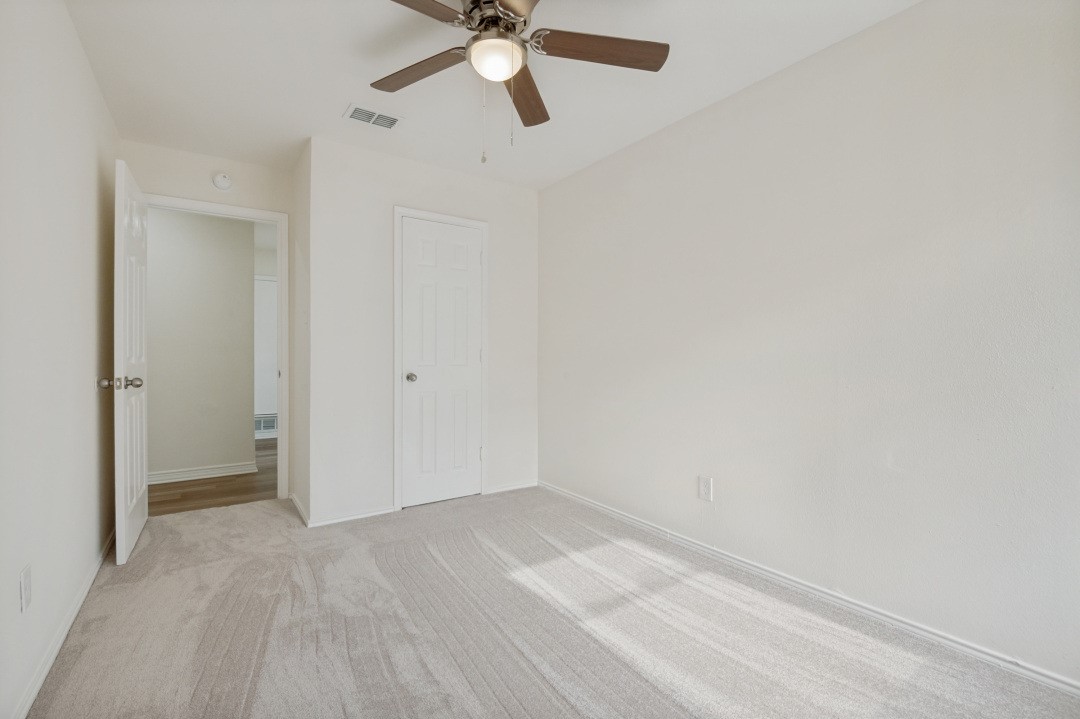 1905 Lakeview Drive Grand Prairie TX 75051
