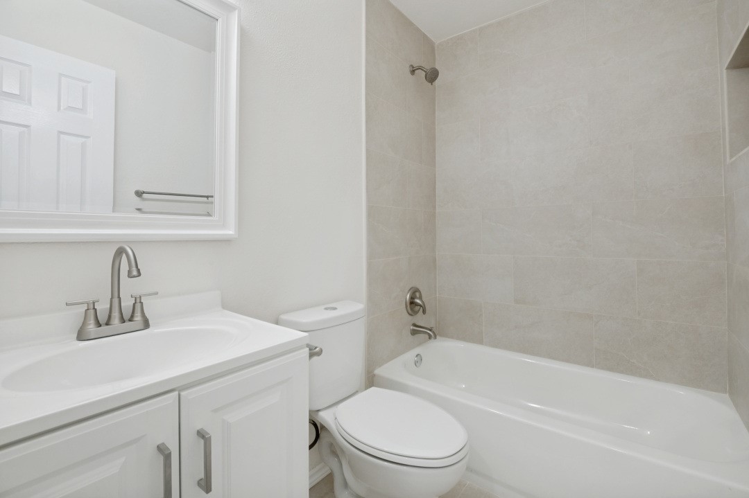 1905 Lakeview Drive Grand Prairie TX 75051