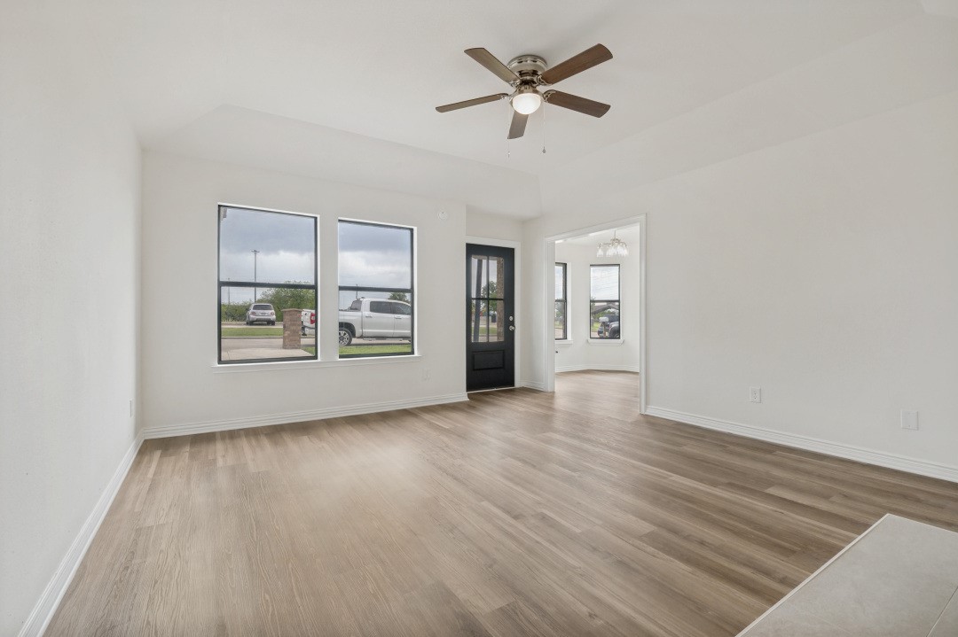 1905 Lakeview Drive Grand Prairie TX 75051