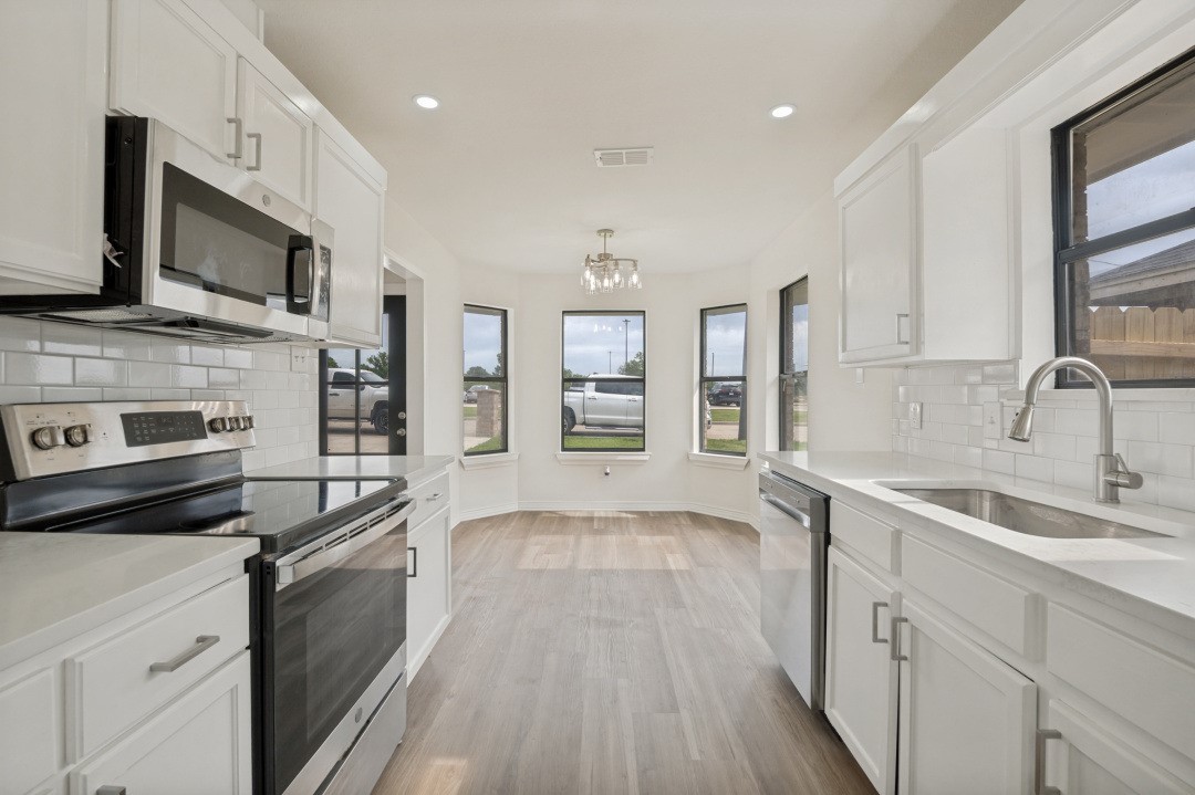 1905 Lakeview Drive Grand Prairie TX 75051