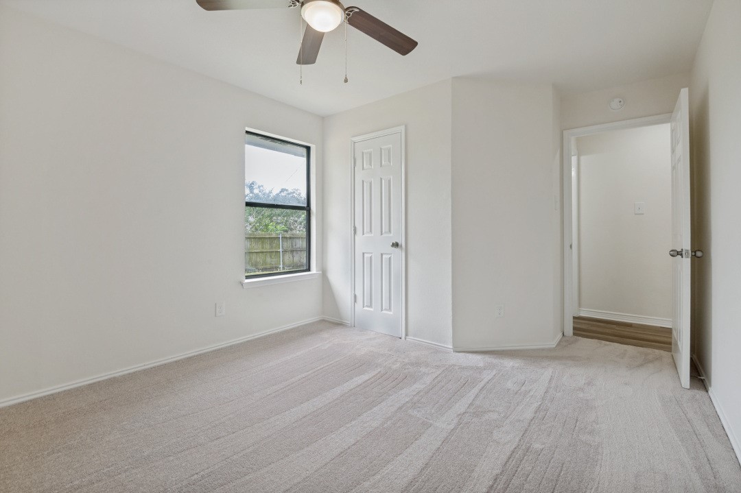 1905 Lakeview Drive Grand Prairie TX 75051