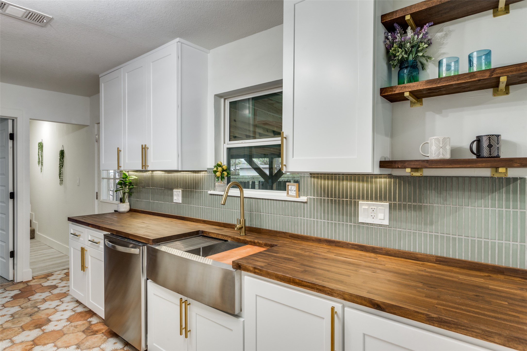 4221 Donnelly Avenue Fort Worth TX 76107