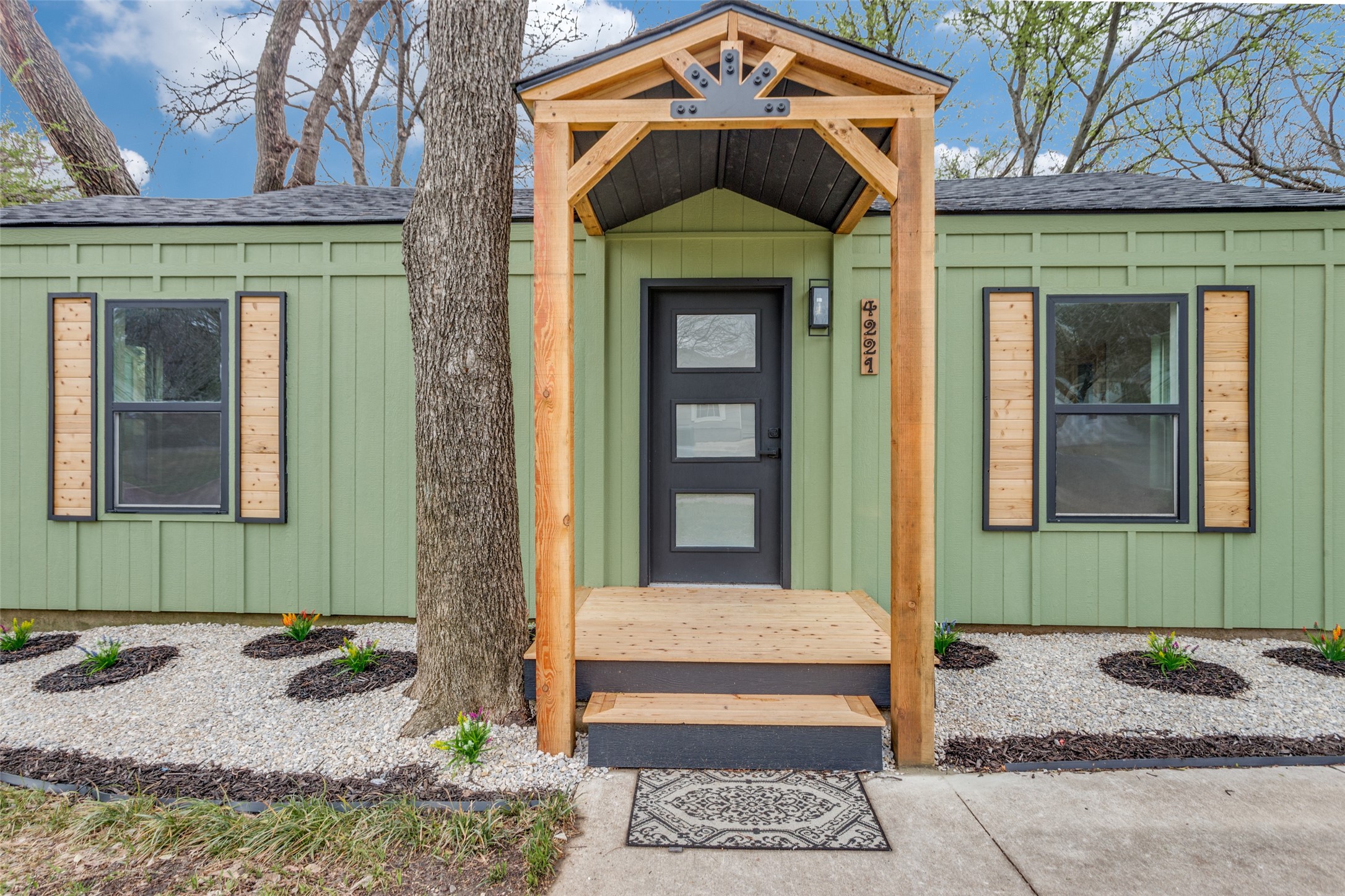 4221 Donnelly Avenue Fort Worth TX 76107