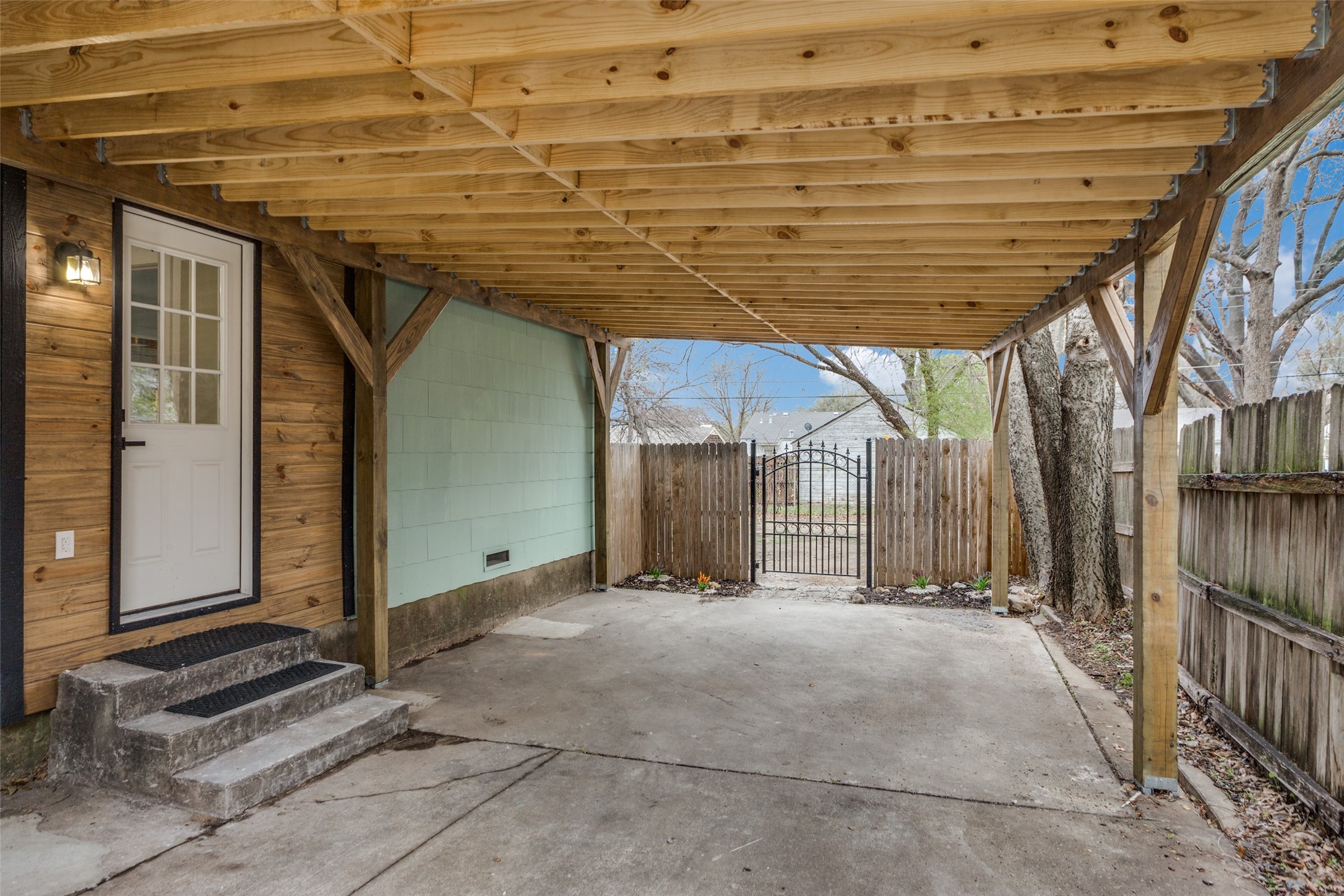 4221 Donnelly Avenue Fort Worth TX 76107