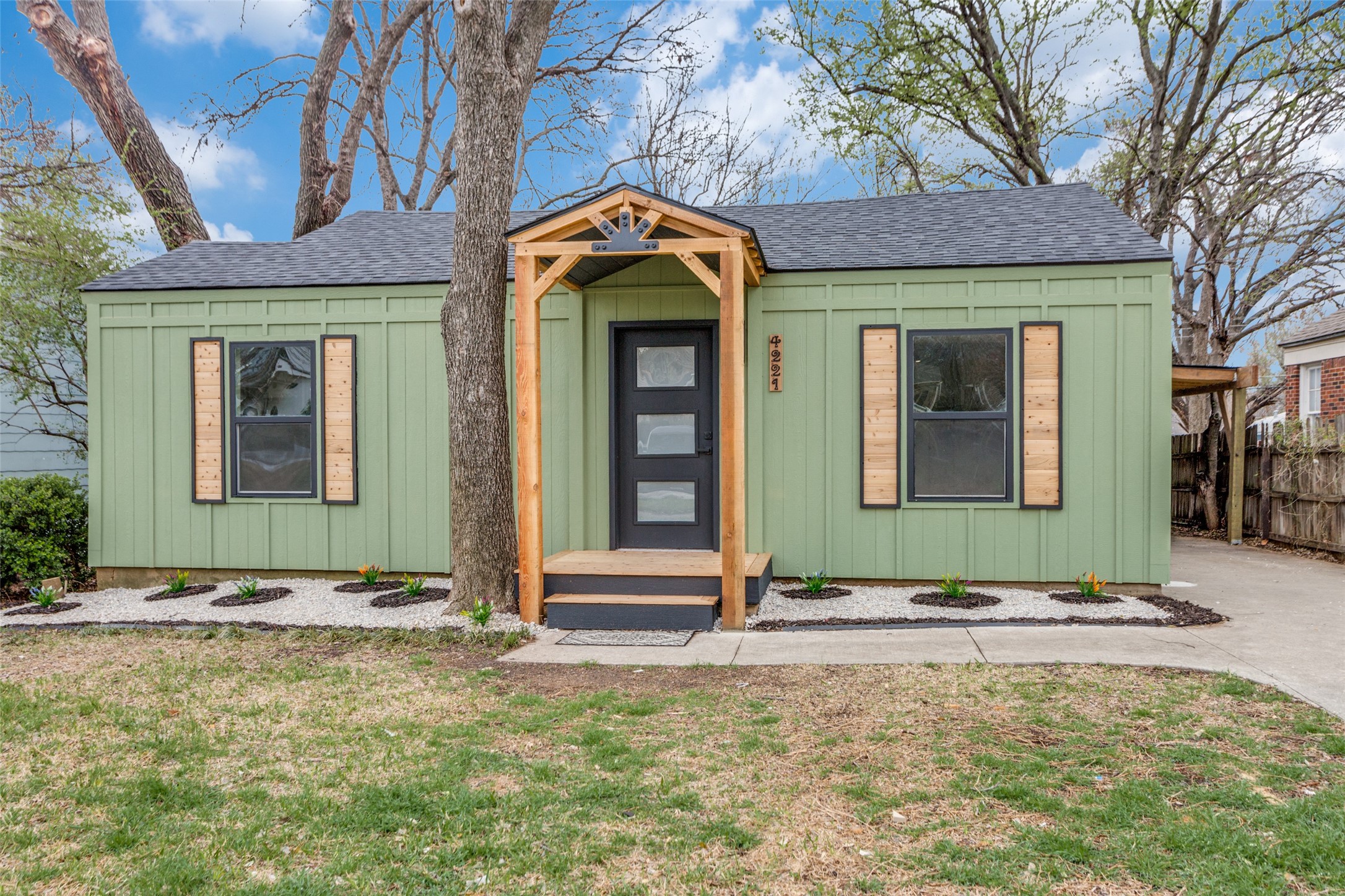 4221 Donnelly Avenue Fort Worth TX 76107