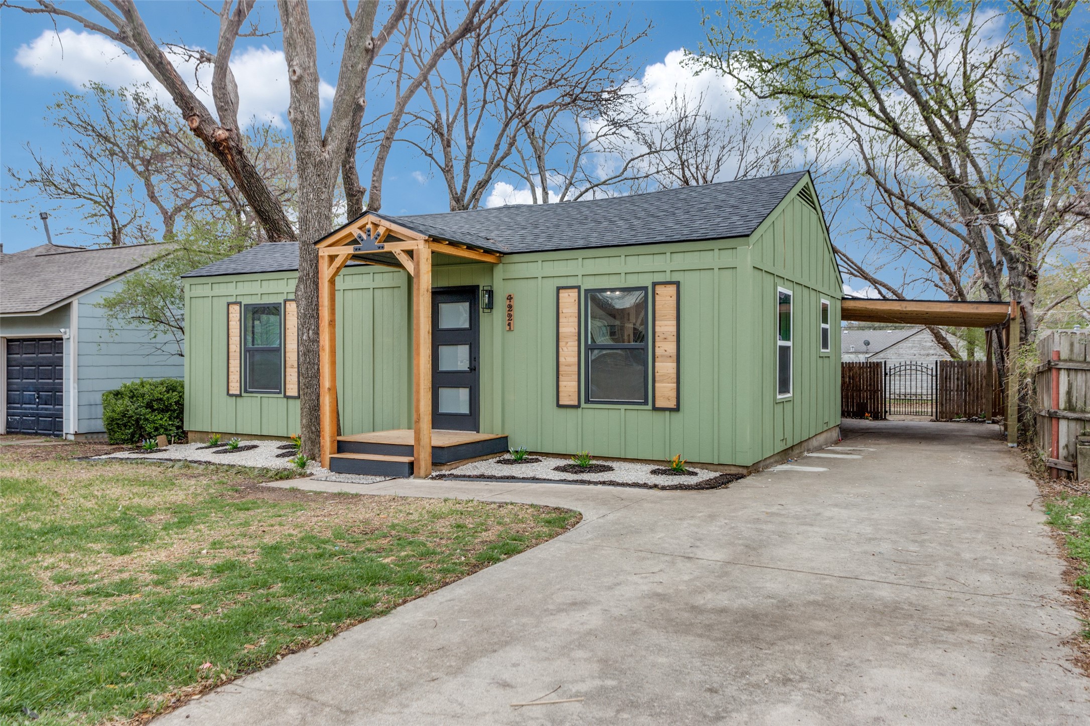 4221 Donnelly Avenue Fort Worth TX 76107