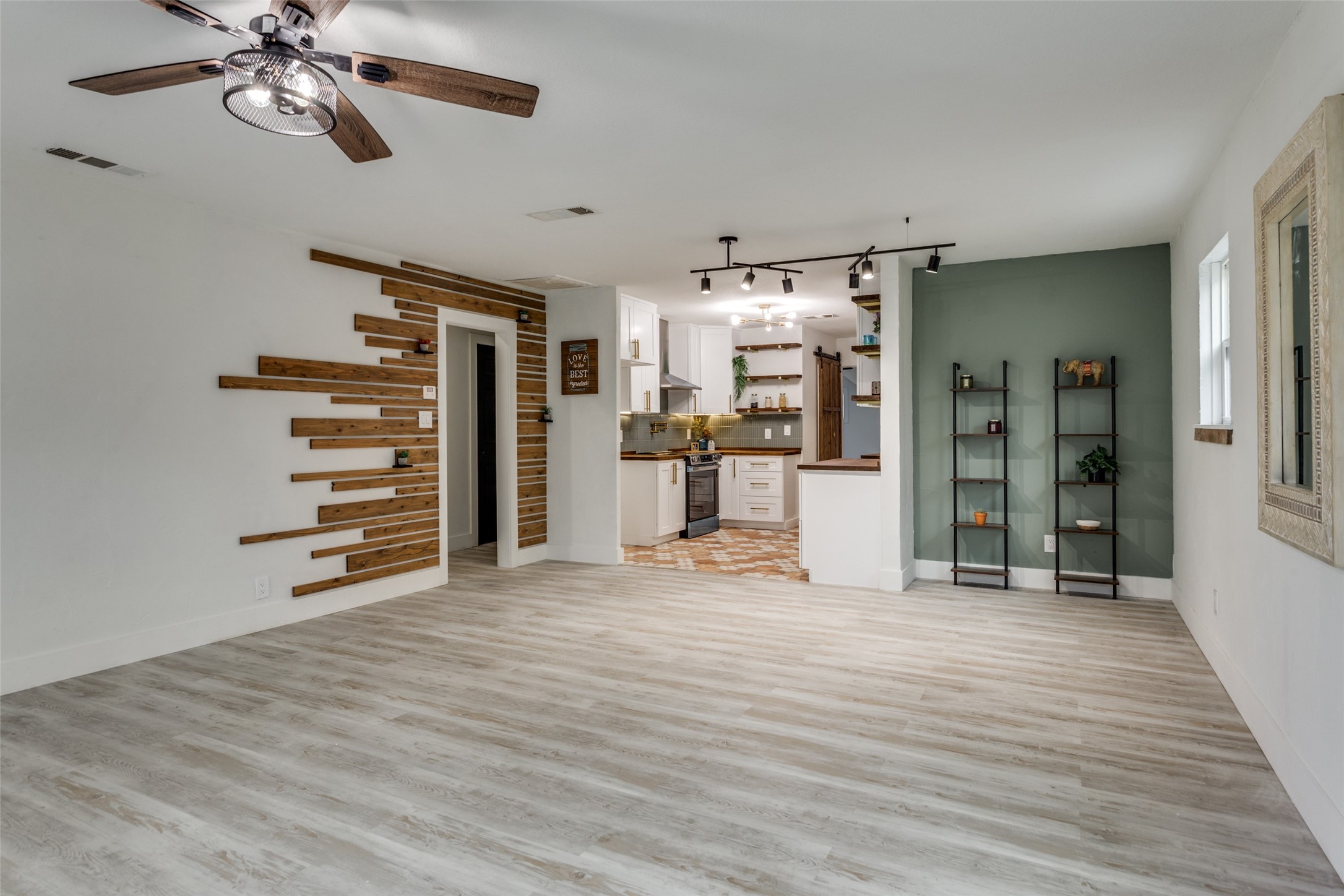 4221 Donnelly Avenue Fort Worth TX 76107