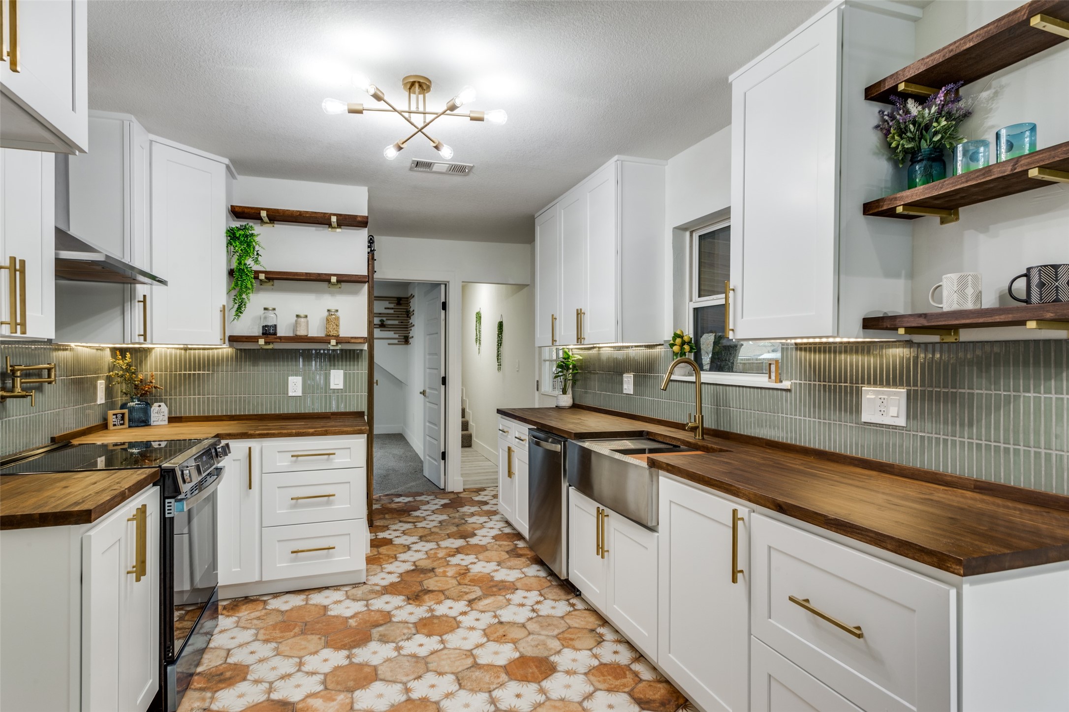 4221 Donnelly Avenue Fort Worth TX 76107