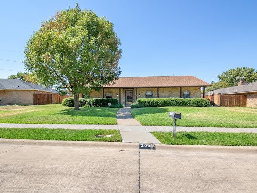 2030 Wellington Drive Grand Prairie TX 75051