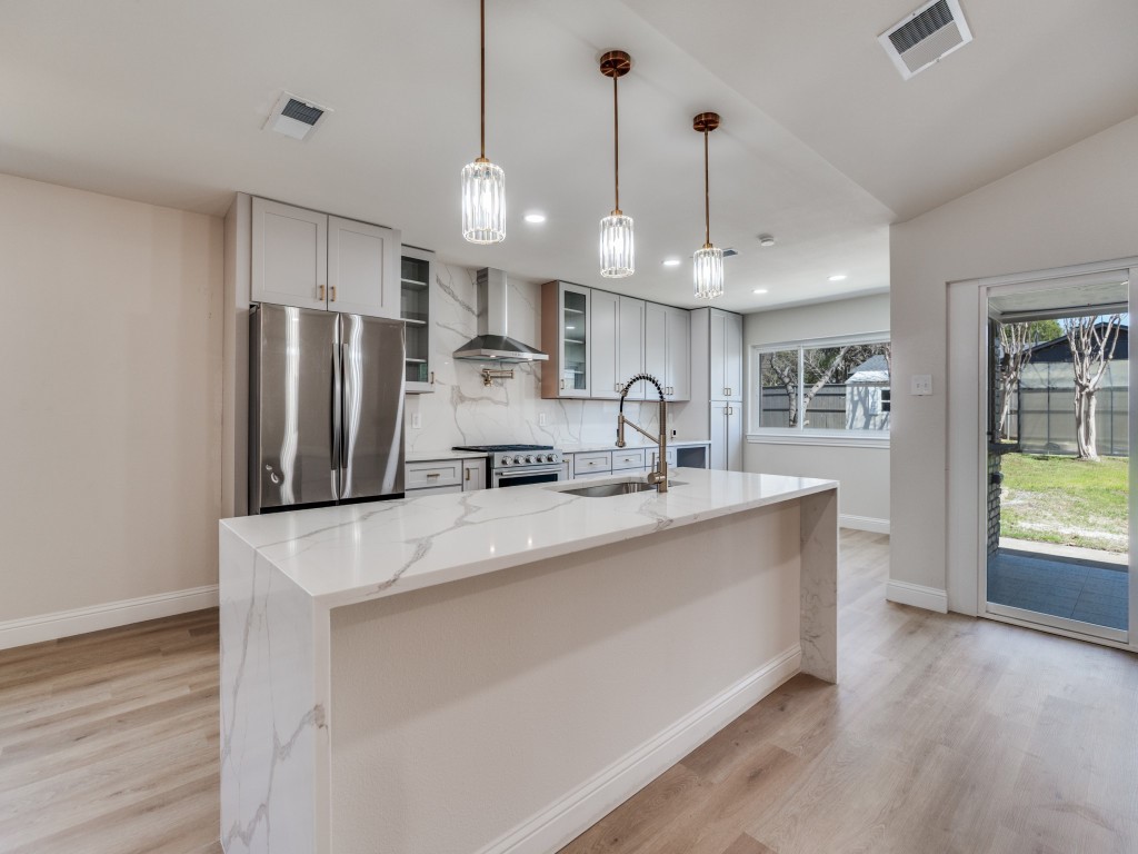 9008 Flicker Lane Dallas TX 75238
