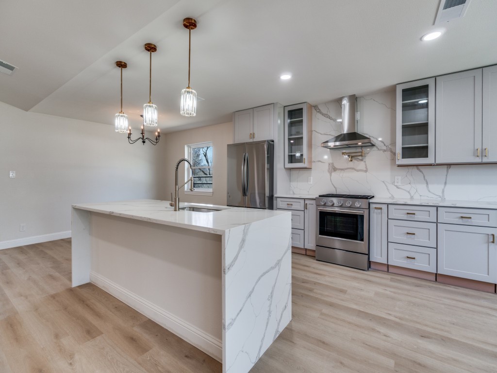 9008 Flicker Lane Dallas TX 75238