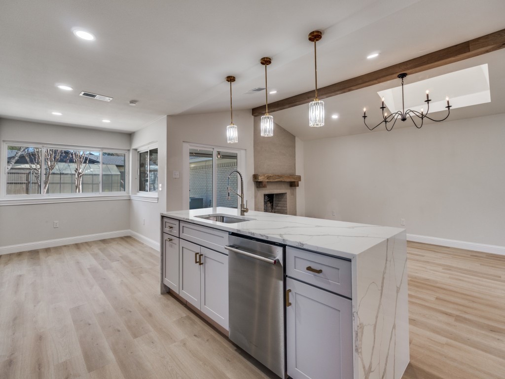 9008 Flicker Lane Dallas TX 75238