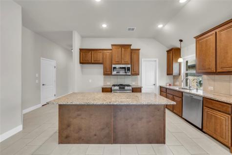 452 W Autumn Hill Bluff Lavon TX 75166
