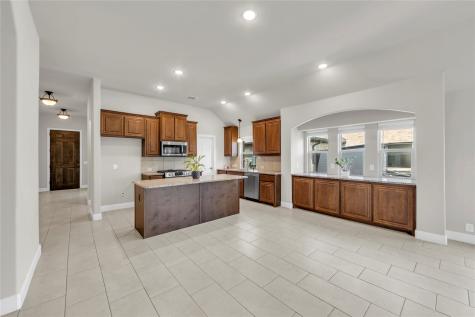 452 W Autumn Hill Bluff Lavon TX 75166