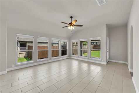 452 W Autumn Hill Bluff Lavon TX 75166