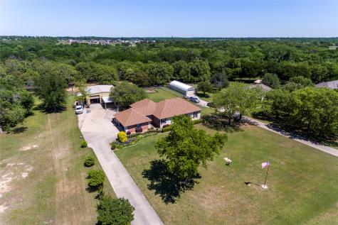 124 Plantation Oaks Court Springtown TX 76082