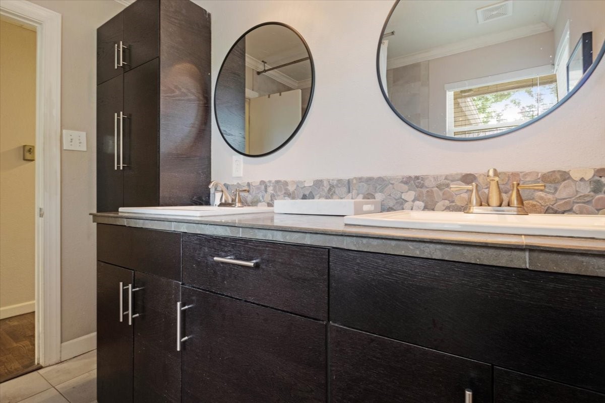 702 Kessler Boulevard Sherman TX 75092