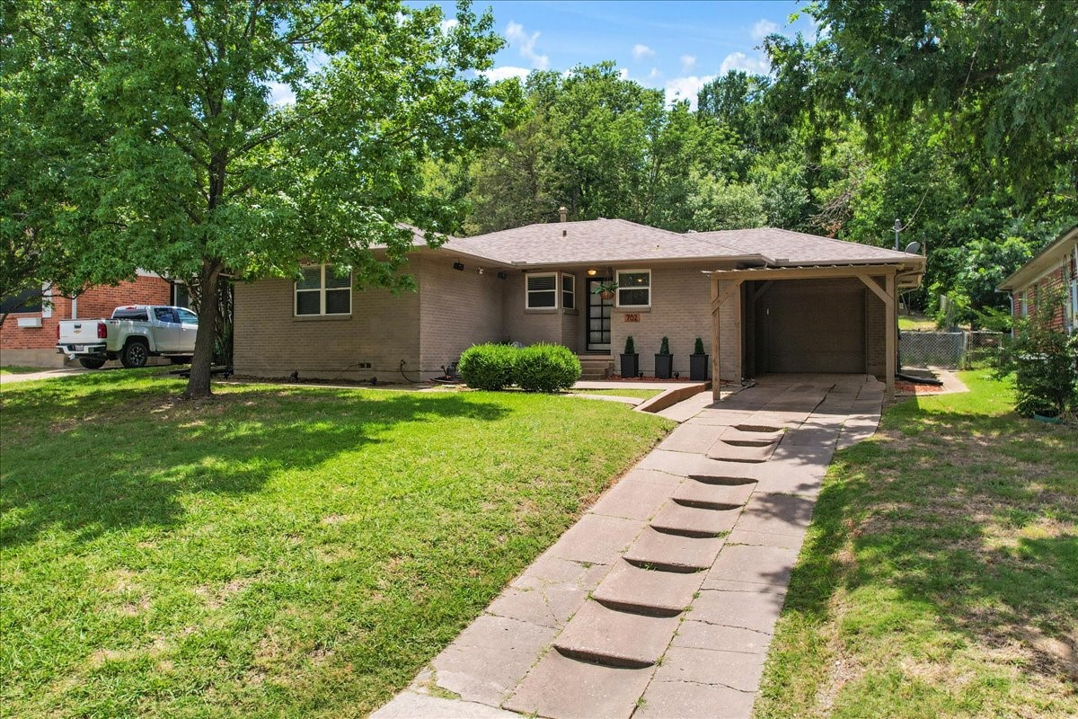 702 Kessler Boulevard Sherman TX 75092