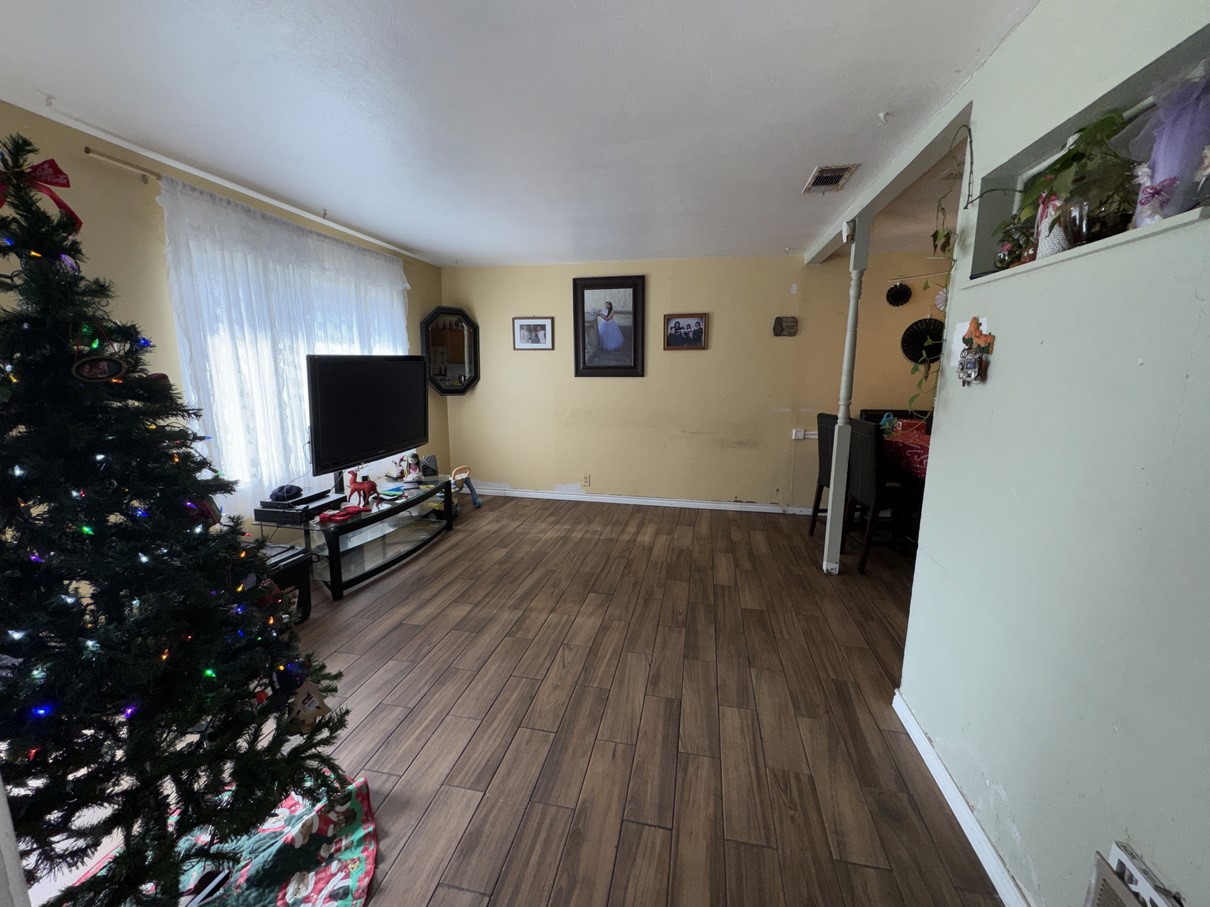1416 Donald Avenue Carrollton TX 75006