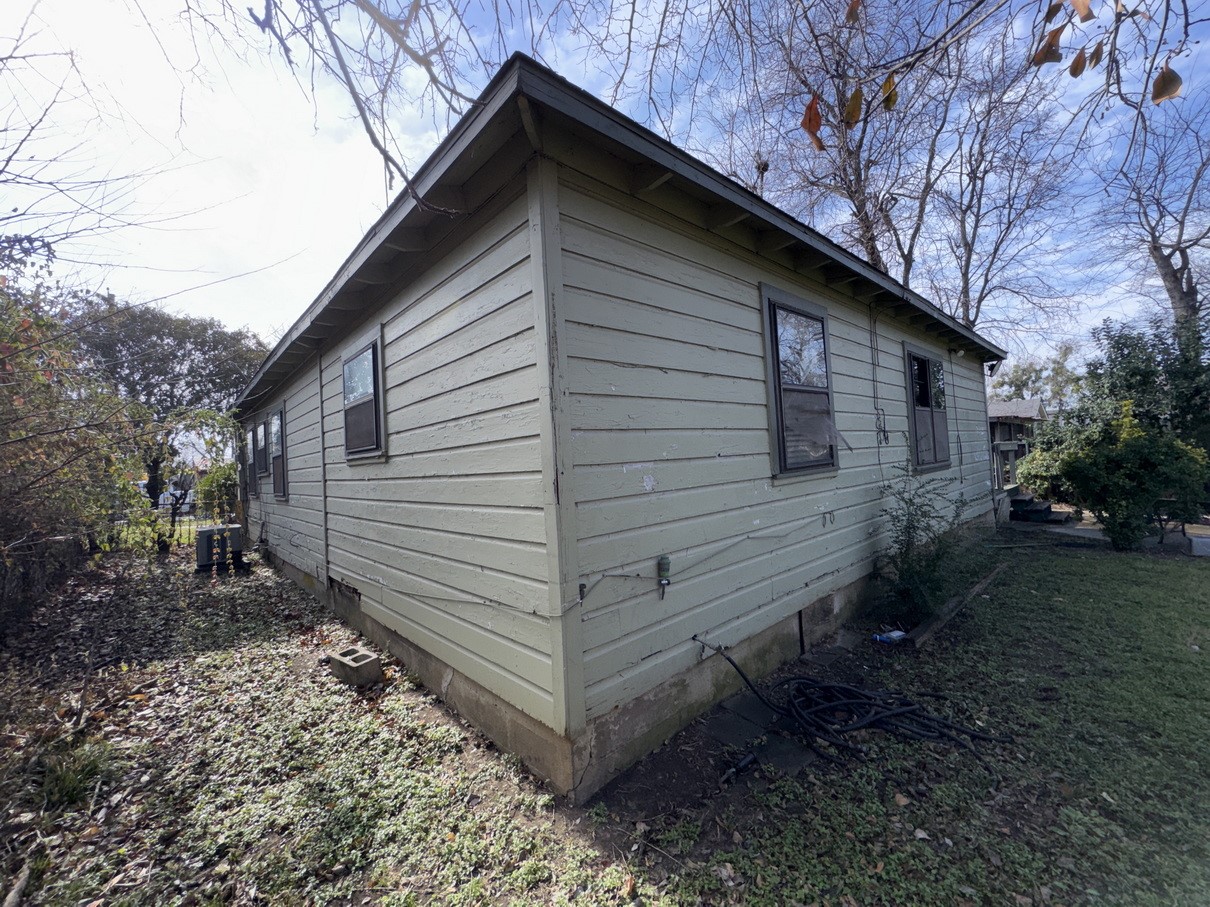 1416 Donald Avenue Carrollton TX 75006