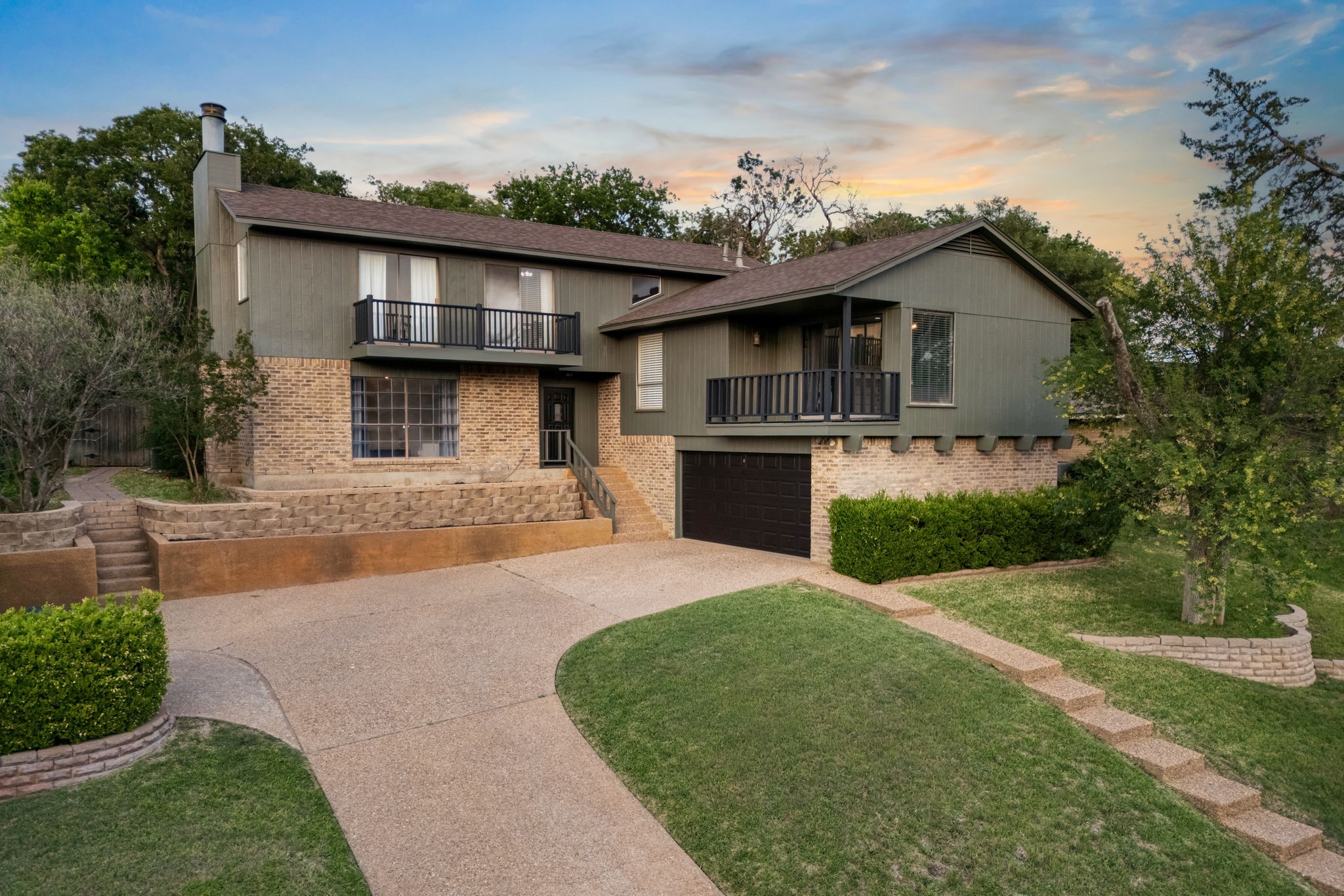 825 Wooded Crest Drive Woodway TX 76712