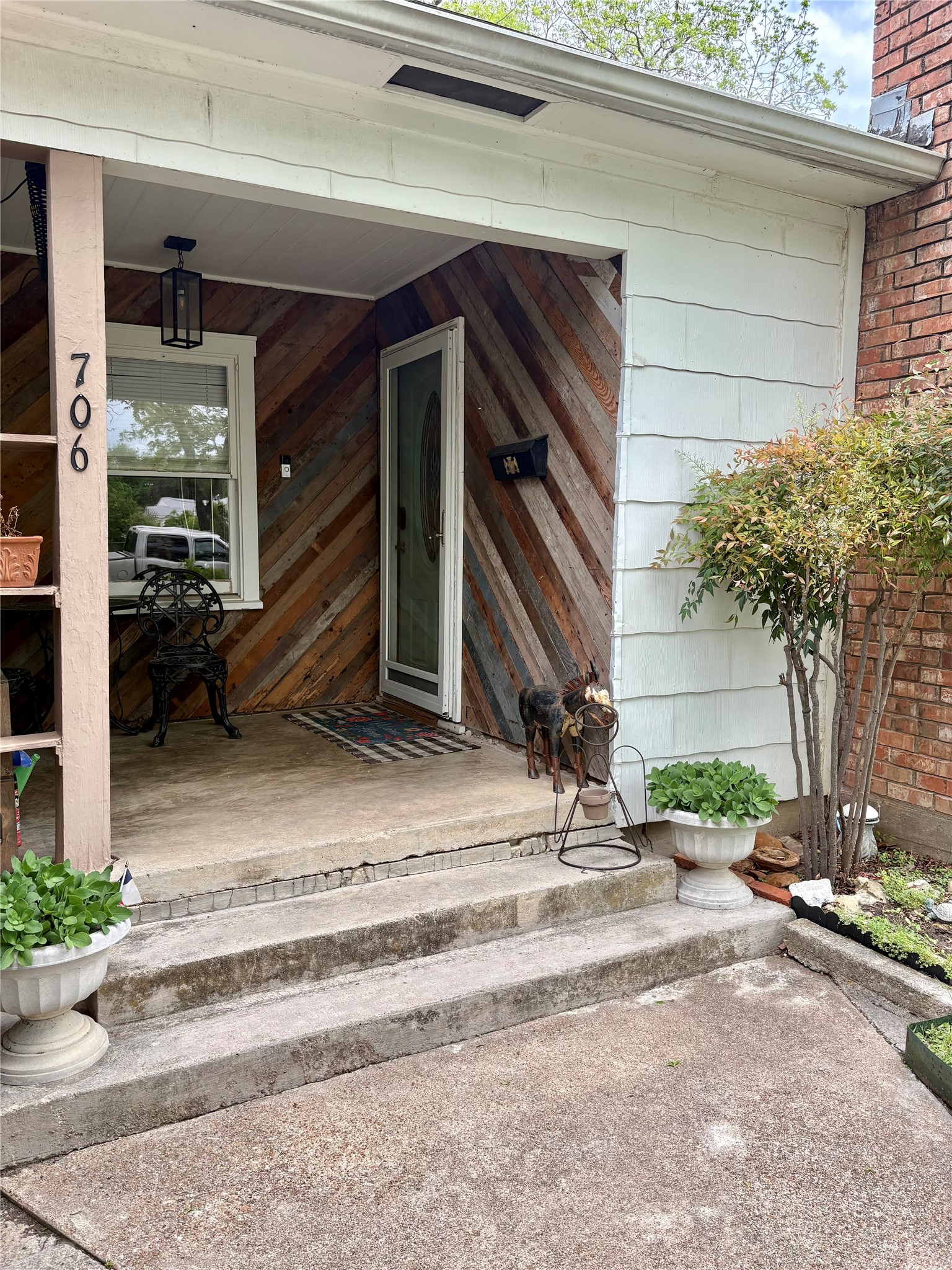 706 S Avenue I Clifton TX 76634