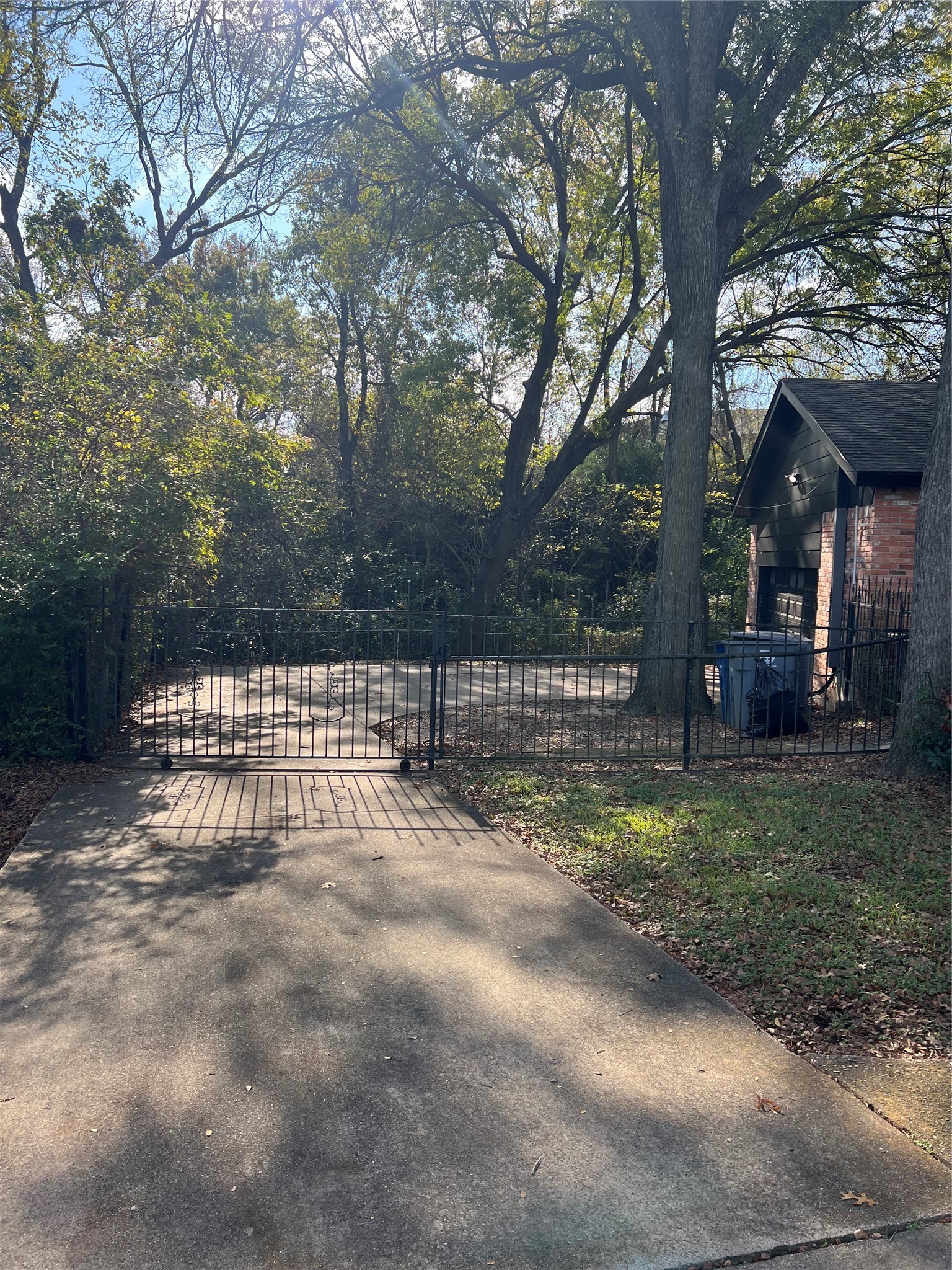 2944 King Cole Drive Dallas TX 75216