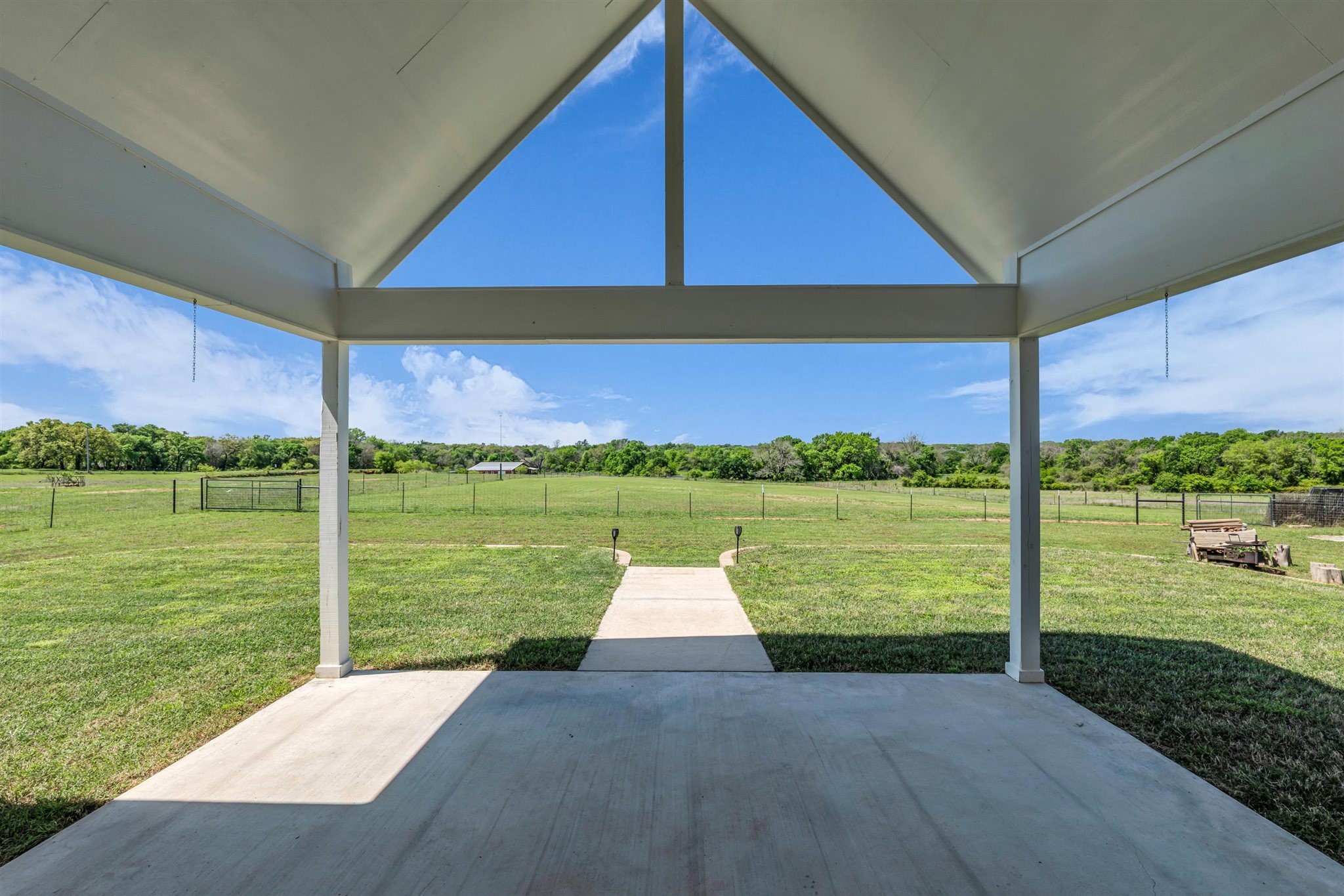 211 Knust Circle Gholson TX 76705