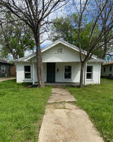 1225 E Baltimore Avenue Fort Worth TX 76104